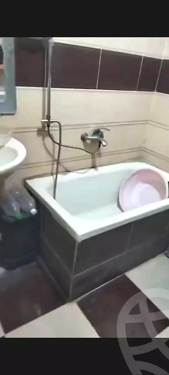 https://aqarmap.com.eg/ar/listing/7013315-for-sale-cairo-ain-shams-ain-shams-el-sharkia-el-eshrein-stt
