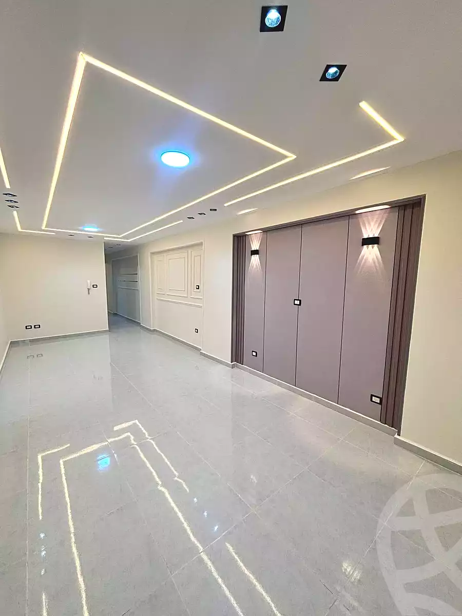 https://aqarmap.com.eg/ar/listing/7014067-for-sale-alexandria-sydy-bshr-sydy-bshr-bhry-amr-el-nogomy-st