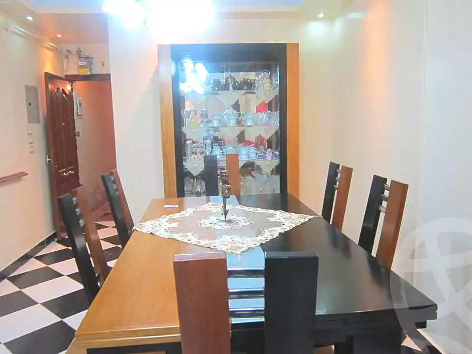 https://aqarmap.com.eg/ar/listing/7015155-for-sale-cairo-faisal-kafr-tohormos-queen-nazli-st