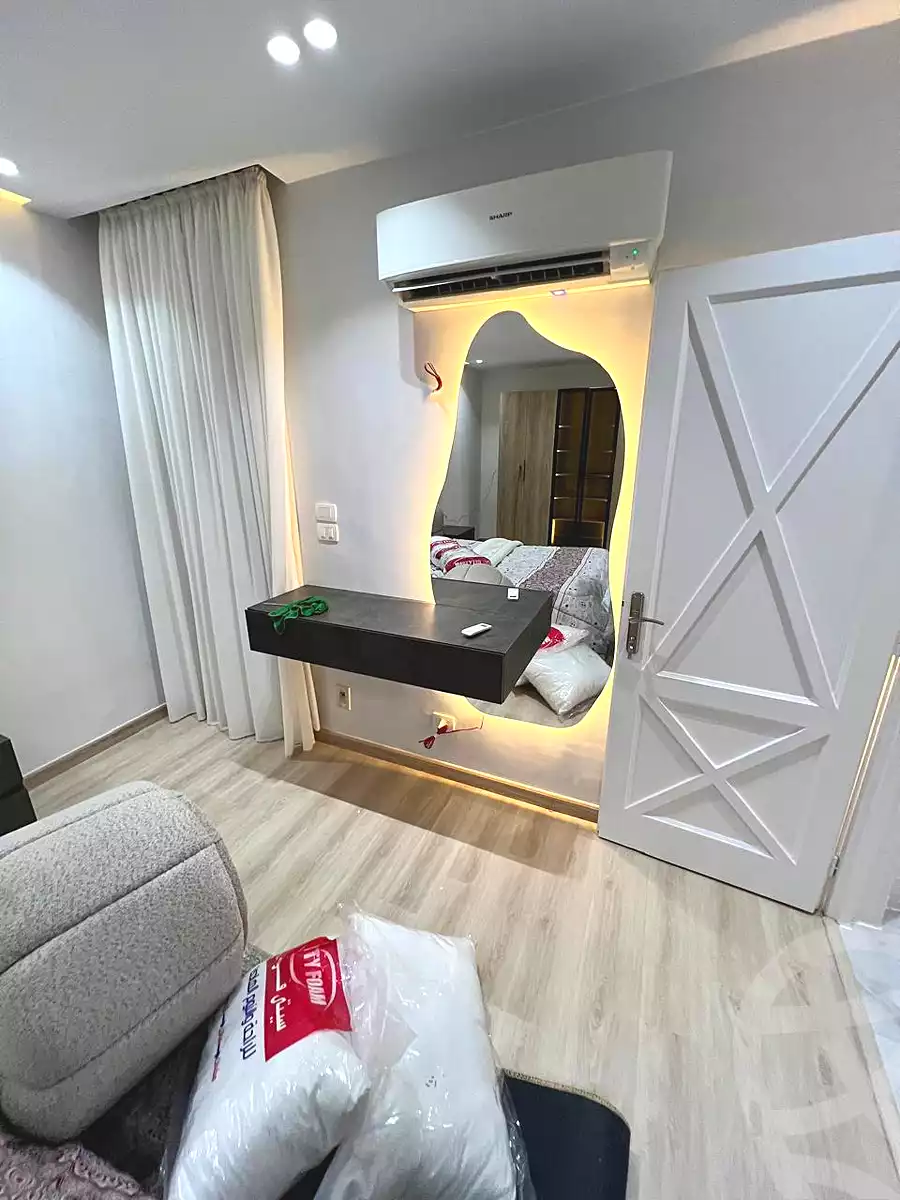 https://aqarmap.com.eg/en/listing/7017047-for-rent-cairo-new-cairo-lrhb-city-phase-7