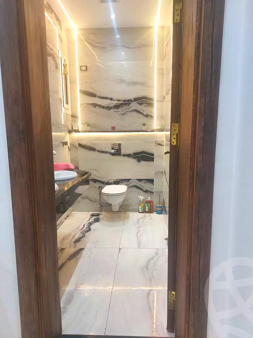 فيلا بـ٦ غرف نوم في ايفر، صورة ٦ من ١٣