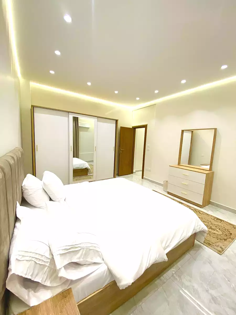 https://aqarmap.com.eg/en/listing/7019456-for-rent-cairo-new-cairo-compounds-el-mostashareen-compound