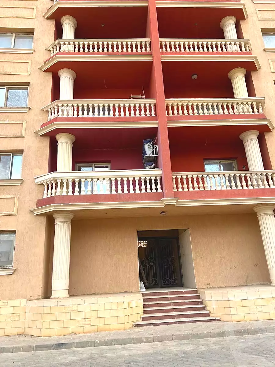 https://aqarmap.com.eg/en/listing/7019572-for-sale-cairo-new-cairo-compounds-zohour-life-compound