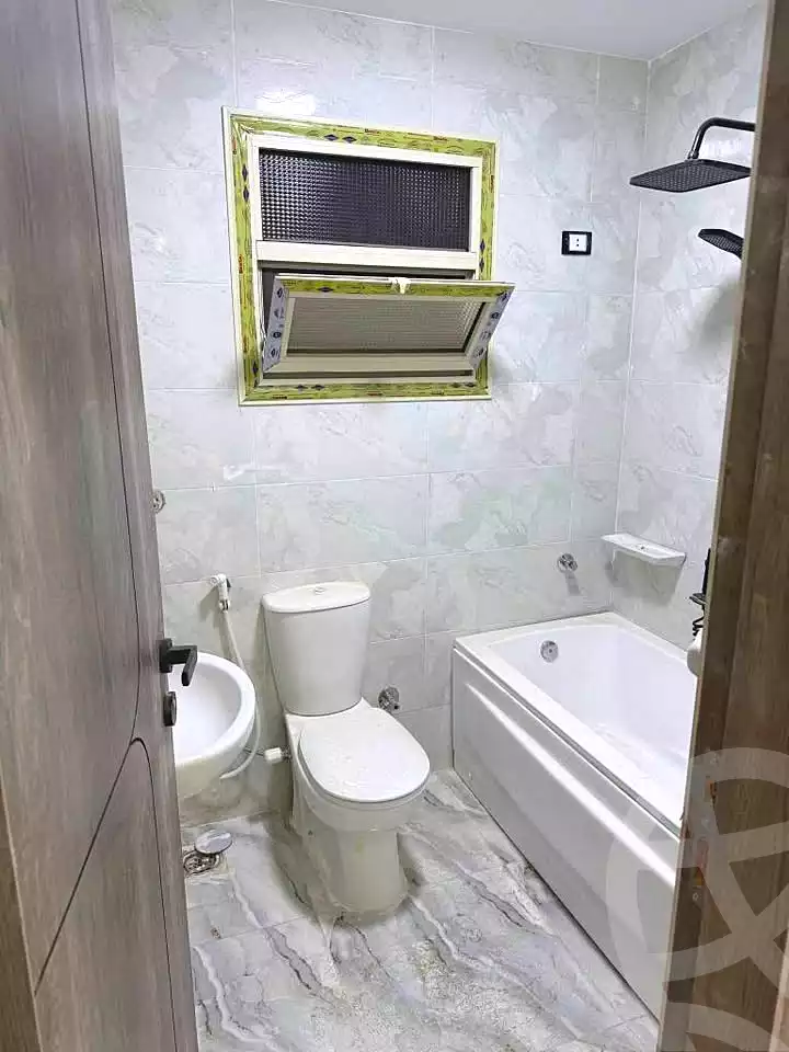 https://aqarmap.com.eg/en/listing/7020838-for-sale-cairo-el-haram-el-lebeny-soltan-khattab-st
