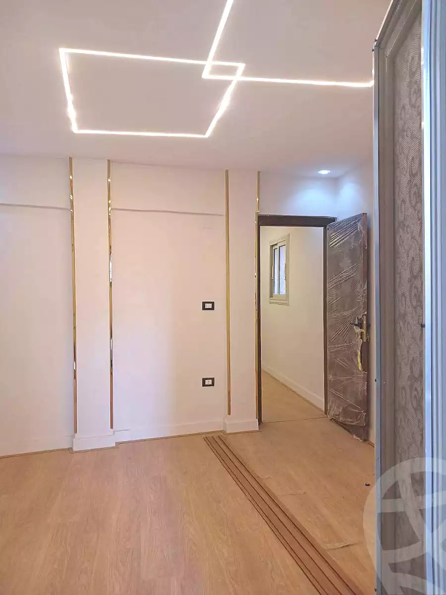 https://aqarmap.com.eg/ar/listing/7021042-for-sale-alexandria-el-asafra-shr-45