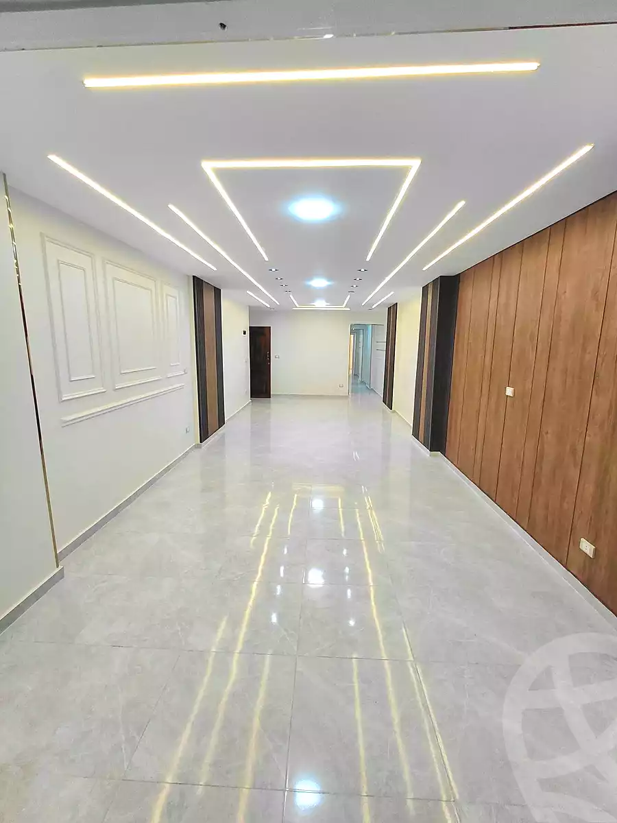 https://aqarmap.com.eg/ar/listing/7022898-for-sale-alexandria-sydy-bshr-sydy-bshr-bhry-shr-khld-bn-lwlyd
