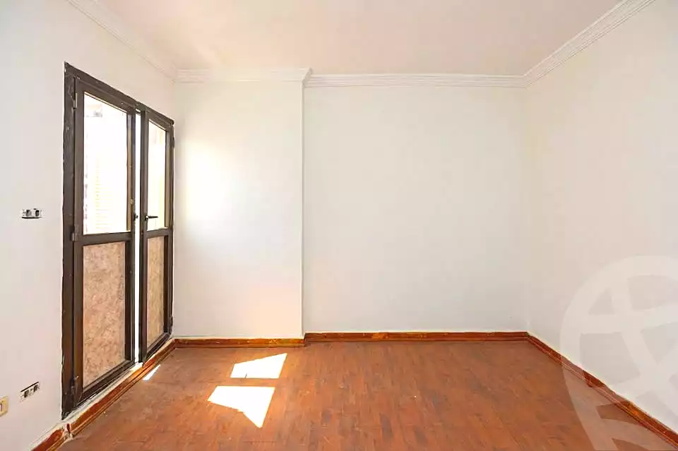 https://aqarmap.com.eg/ar/listing/7023308-for-sale-alexandria-ganaklis