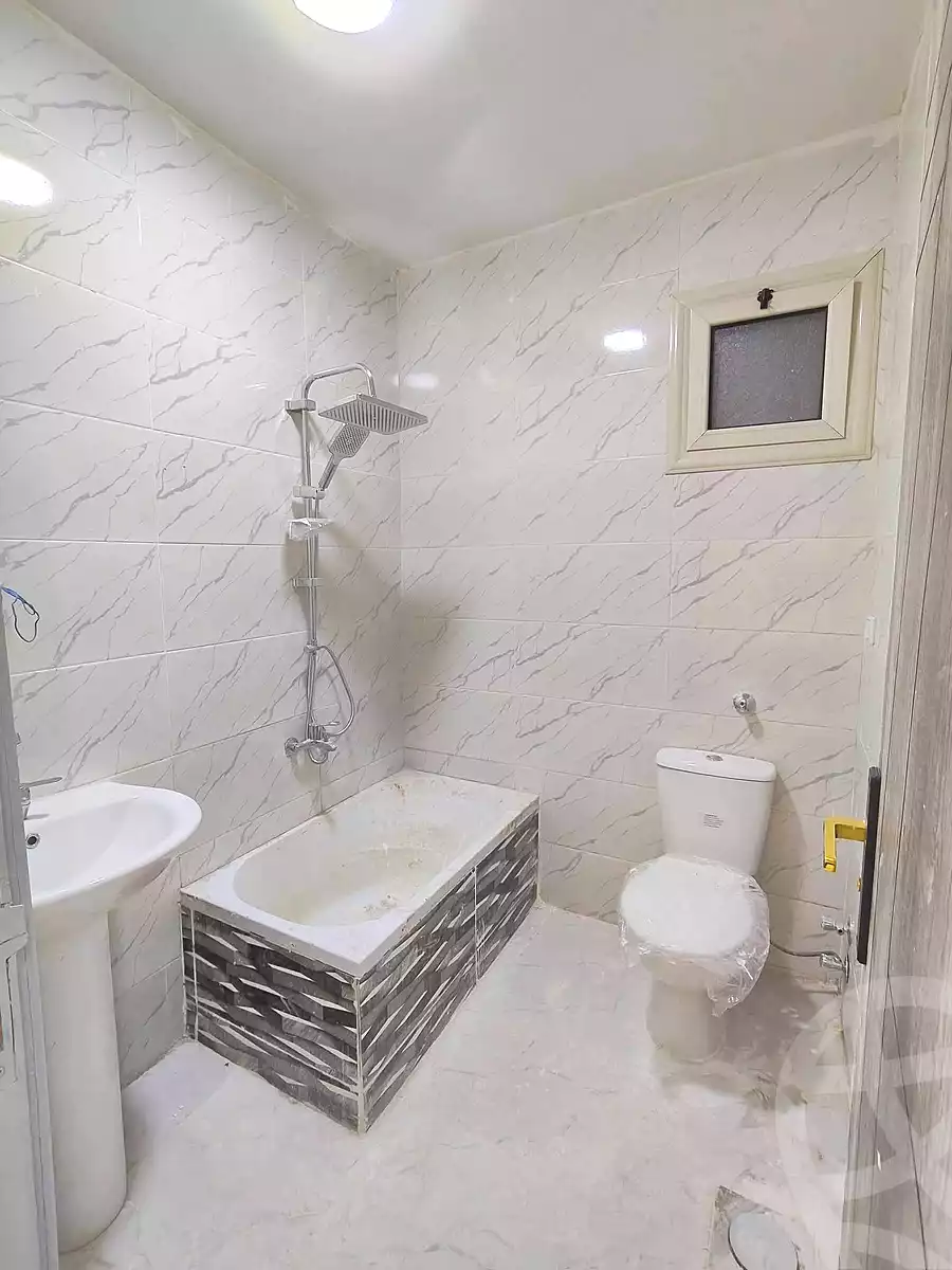 https://aqarmap.com.eg/ar/listing/7023873-for-sale-alexandria-sydy-bshr-shr-mlk-hfny
