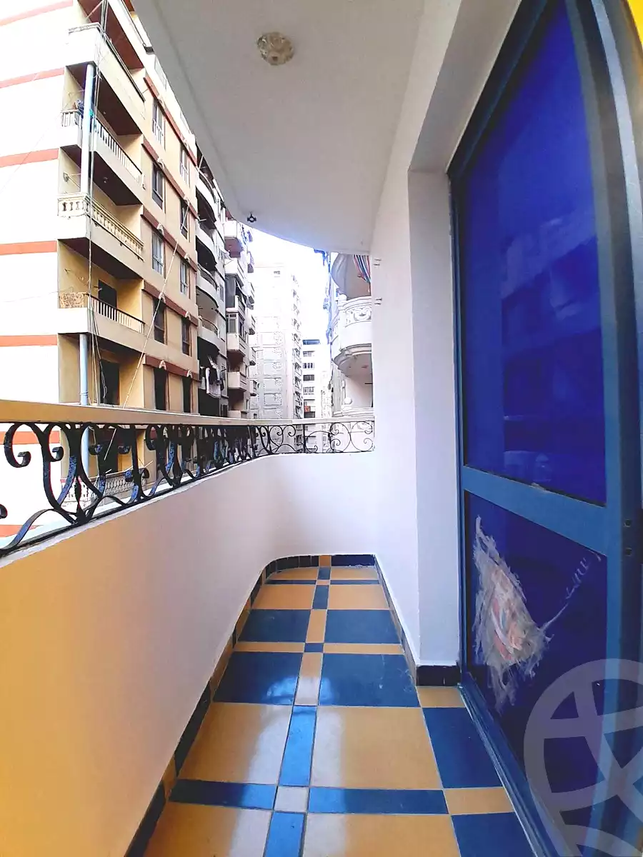 https://aqarmap.com.eg/ar/listing/7024674-for-sale-alexandria-el-asafra-l-sfr-bhry