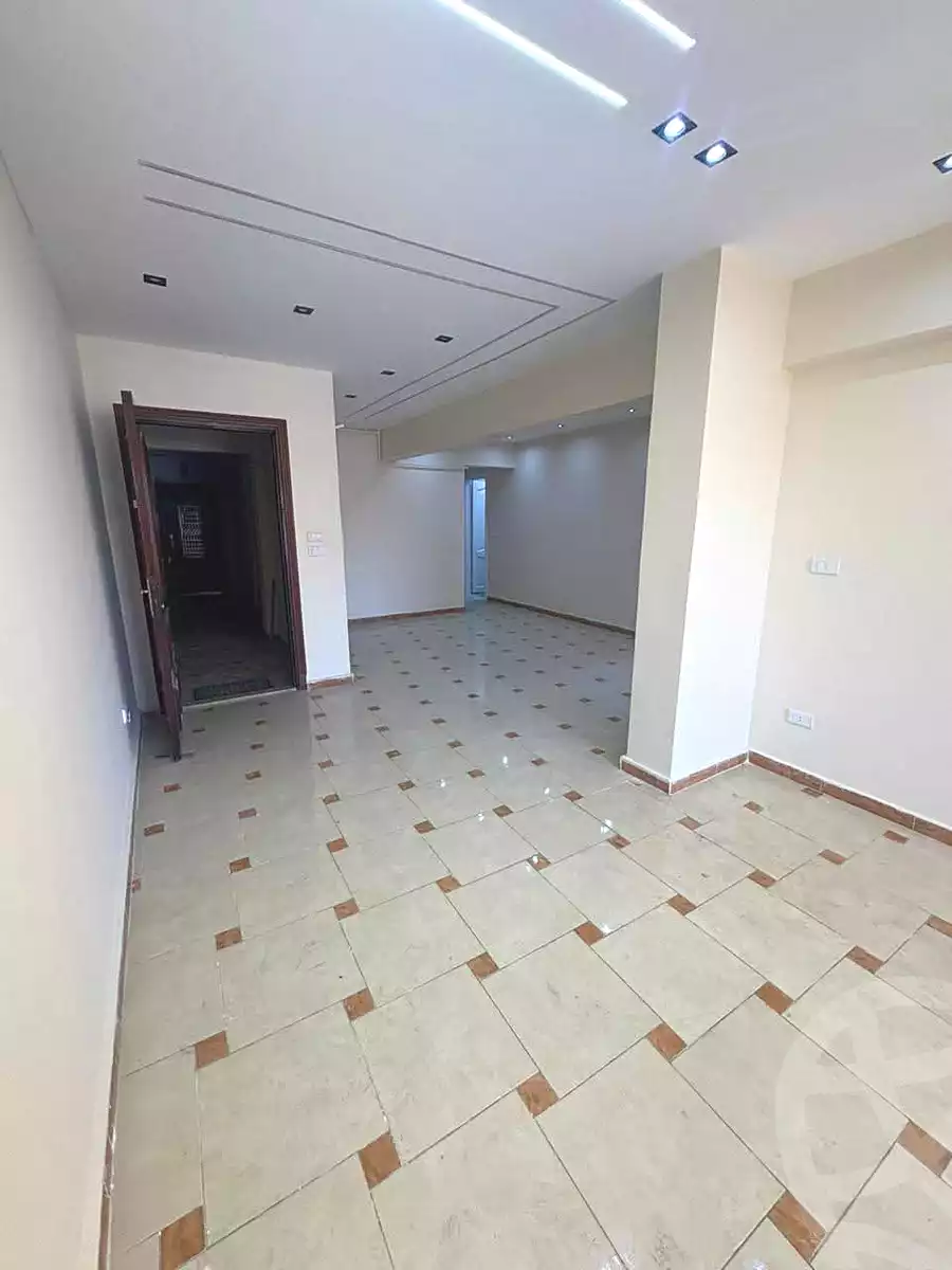 https://aqarmap.com.eg/ar/listing/7025011-for-sale-alexandria-miami-shr-jml-bd-lnsr