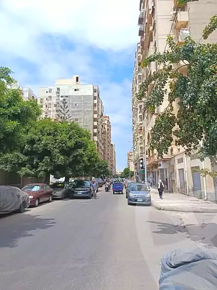 https://aqarmap.com.eg/ar/listing/7030830-for-sale-alexandria-moharram-bey-moharram-bek-st