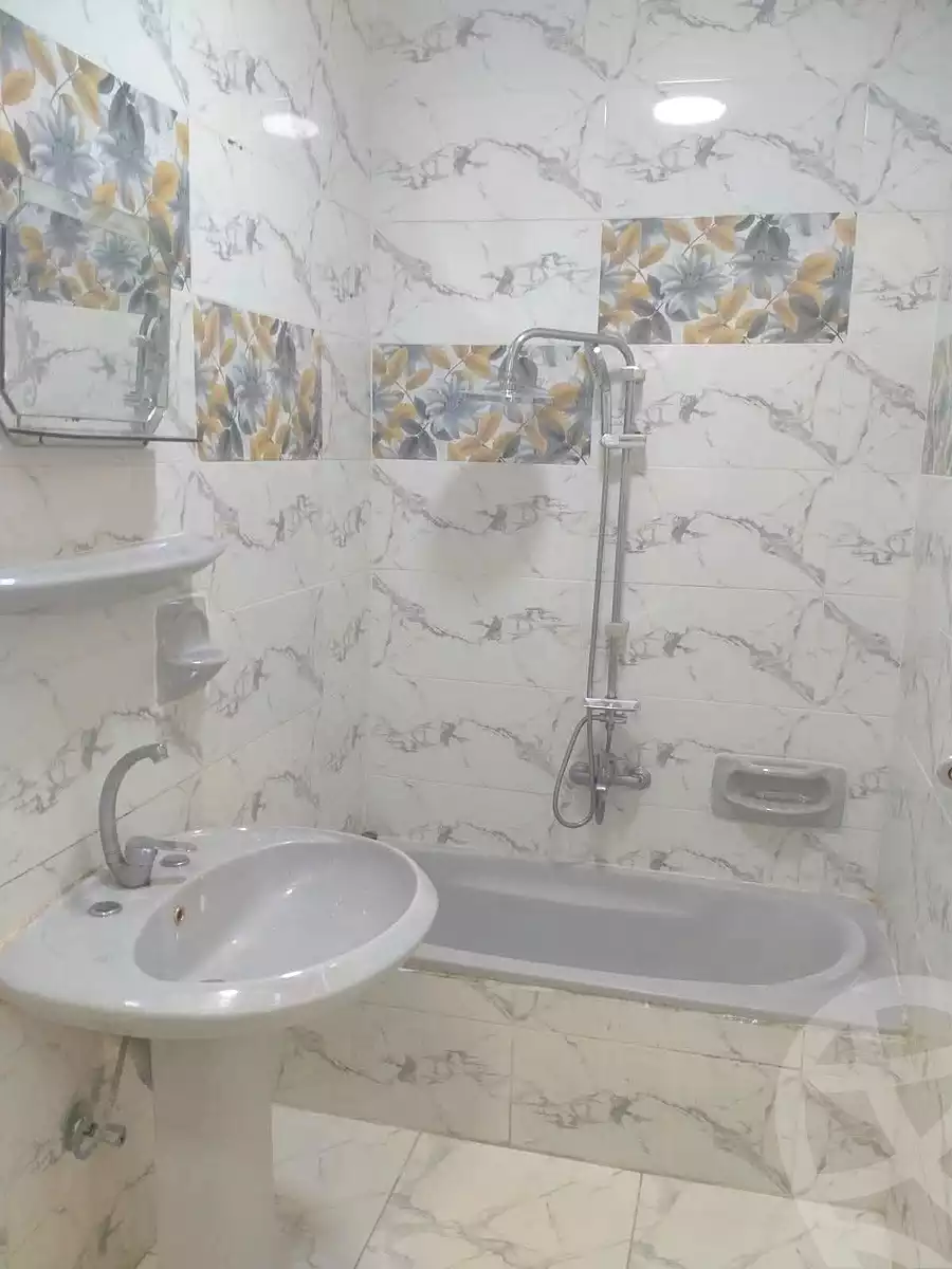 https://aqarmap.com.eg/ar/listing/7031390-for-sale-alexandria-al-agamy-el-hanouvel-al-haded-we-al-soulb-st