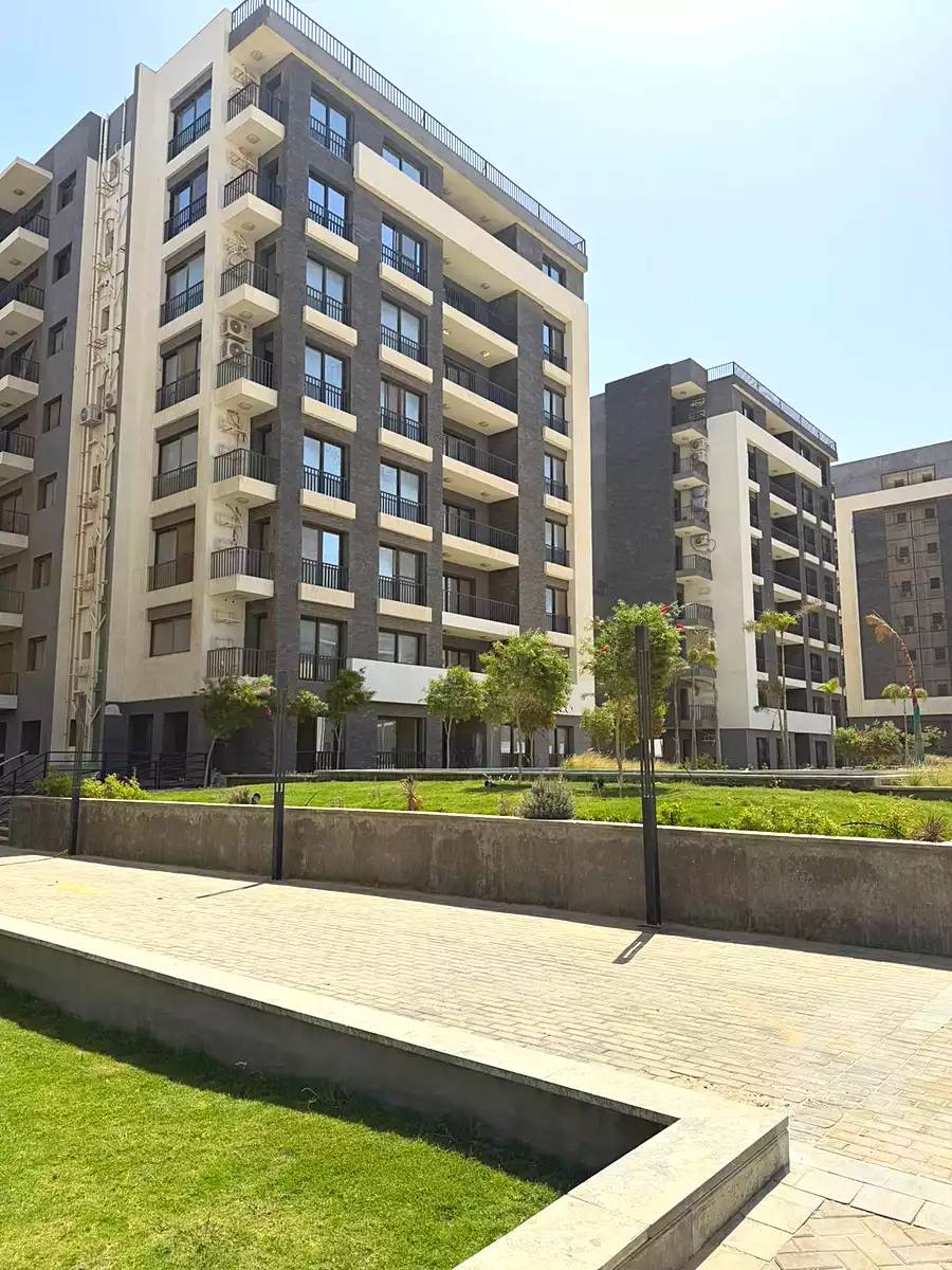 https://aqarmap.com.eg/en/listing/7034541-for-sale-cairo-new-administrative-capital-r7-scenario