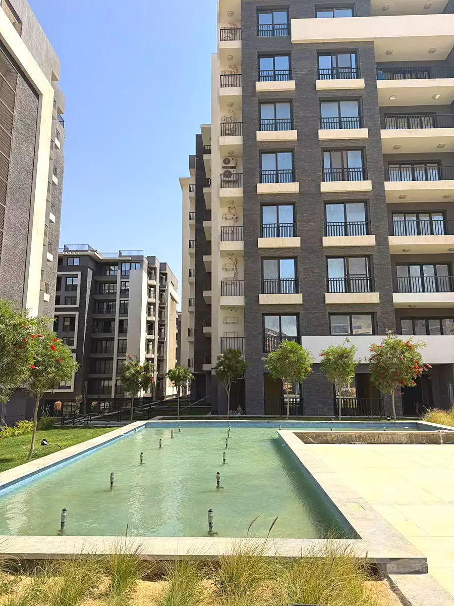 https://aqarmap.com.eg/en/listing/7034541-for-sale-cairo-new-administrative-capital-r7-scenario