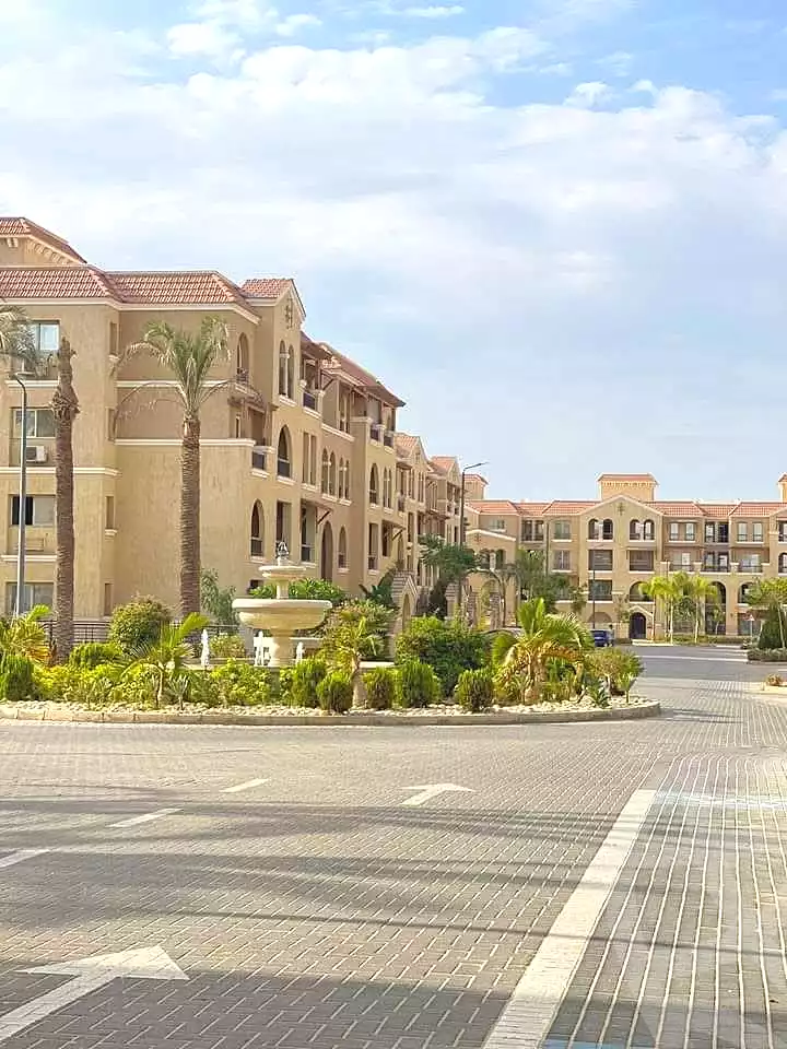 https://aqarmap.com.eg/en/listing/7034803-for-sale-cairo-el-shorouk-compounds-maadi-view