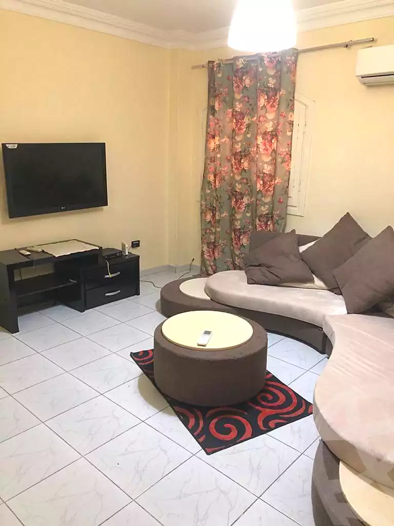 https://aqarmap.com.eg/ar/listing/7034916-for-rent-cairo-new-cairo-el-ahyaa-fourth-neighborhood-street-1