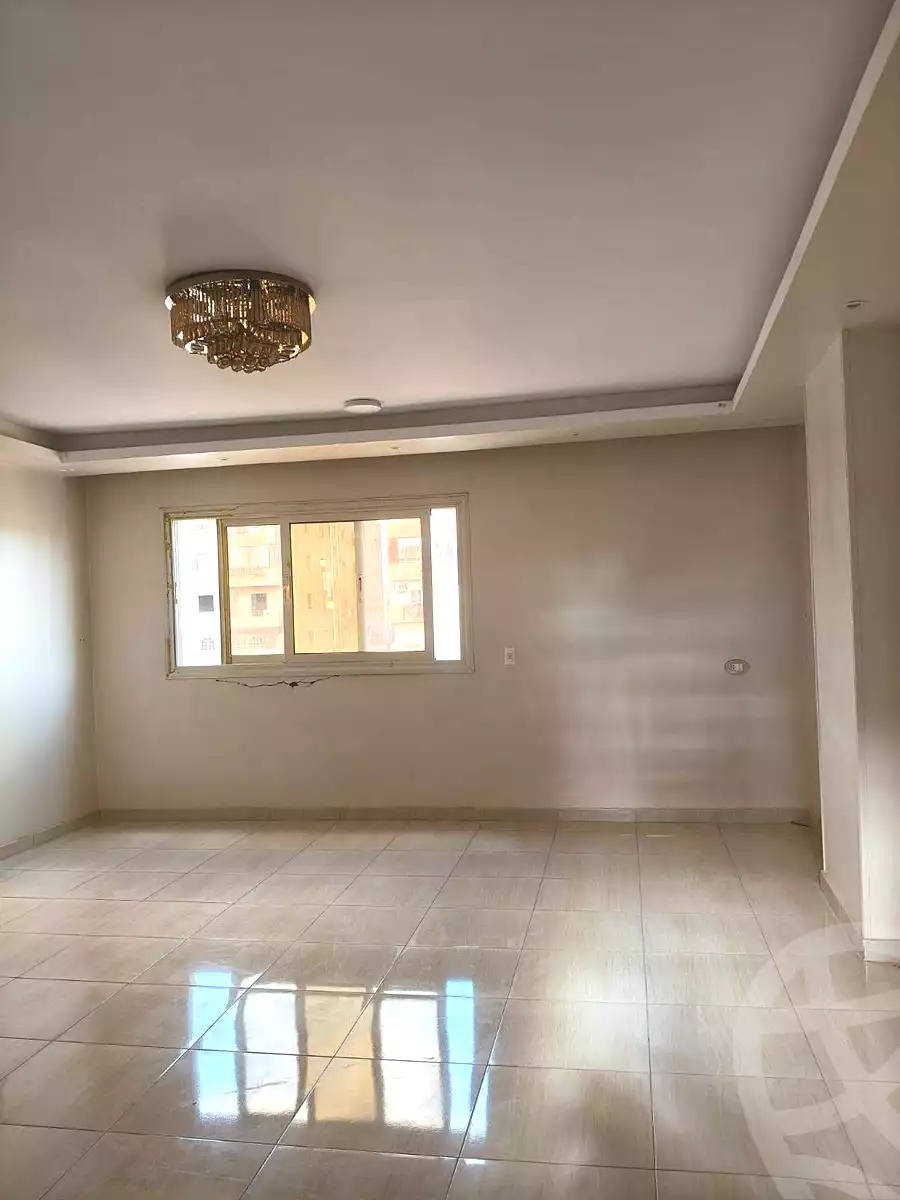 https://aqarmap.com.eg/ar/listing/7037261-for-sale-cairo-helwan-el-shareaa-el-sharby-st