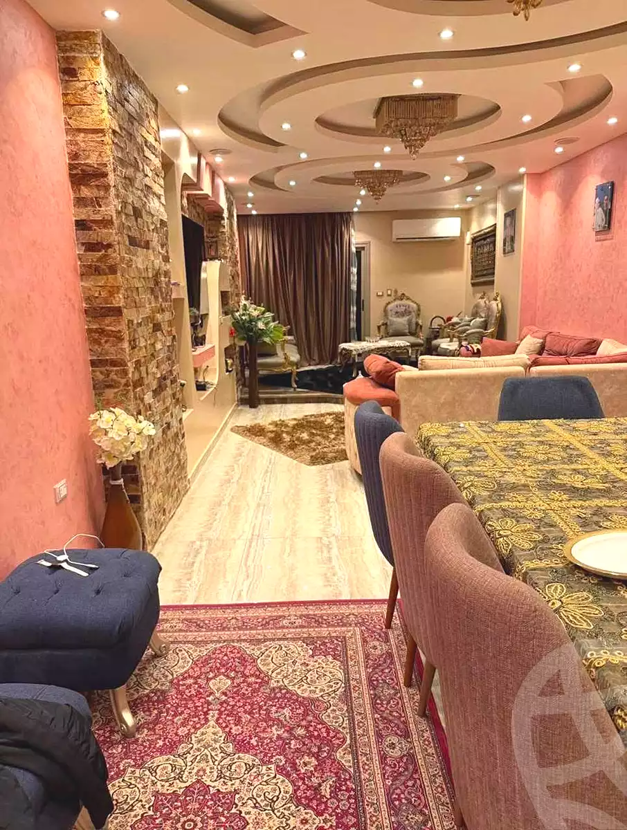 https://aqarmap.com.eg/en/listing/7037766-for-sale-cairo-helwan-helwan-el-sharkeya-heidar-st