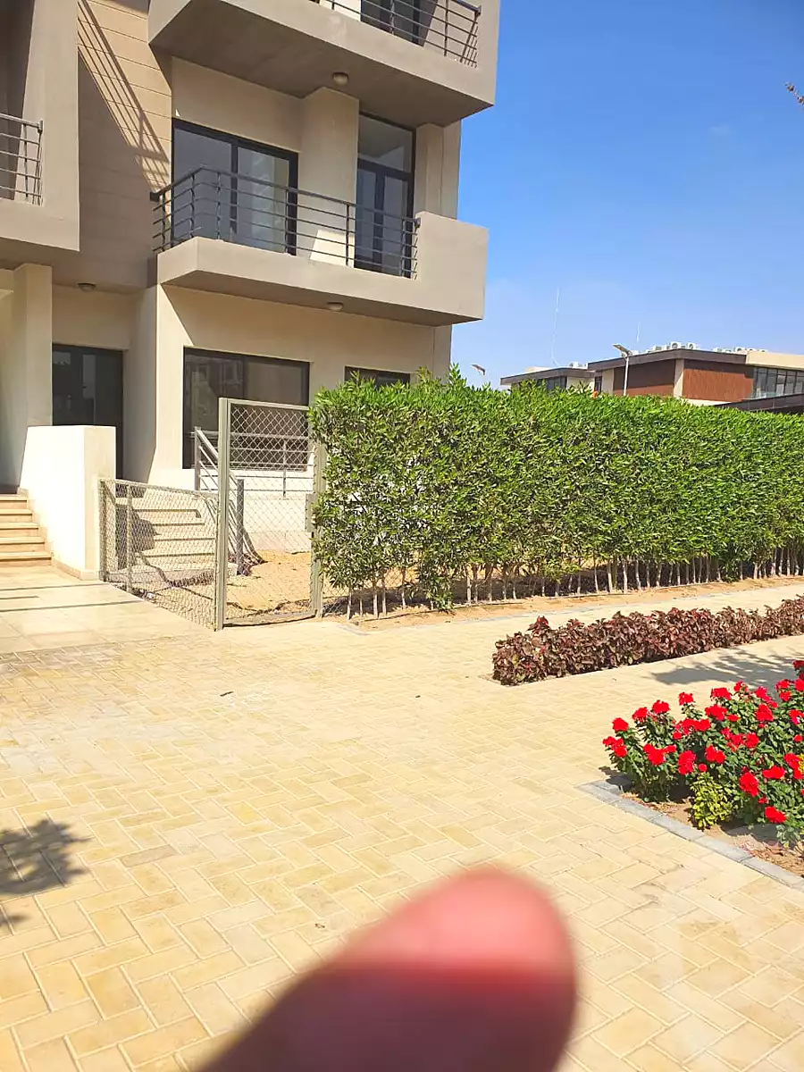 https://aqarmap.com.eg/en/listing/7038958-for-sale-cairo-new-cairo-compounds-fifth-square