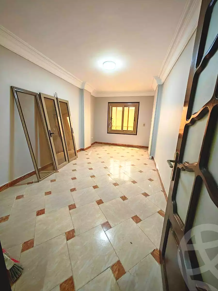 https://aqarmap.com.eg/ar/listing/7039358-for-sale-cairo-helwan-ahmed-enci-st