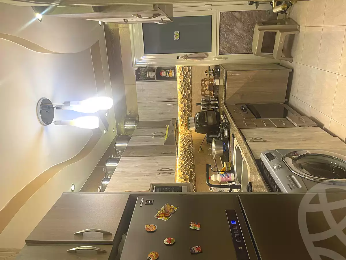 https://aqarmap.com.eg/ar/listing/7023634-for-sale-cairo-new-cairo-first-settlement-neighbourhood-8-mahmoud-riad-st