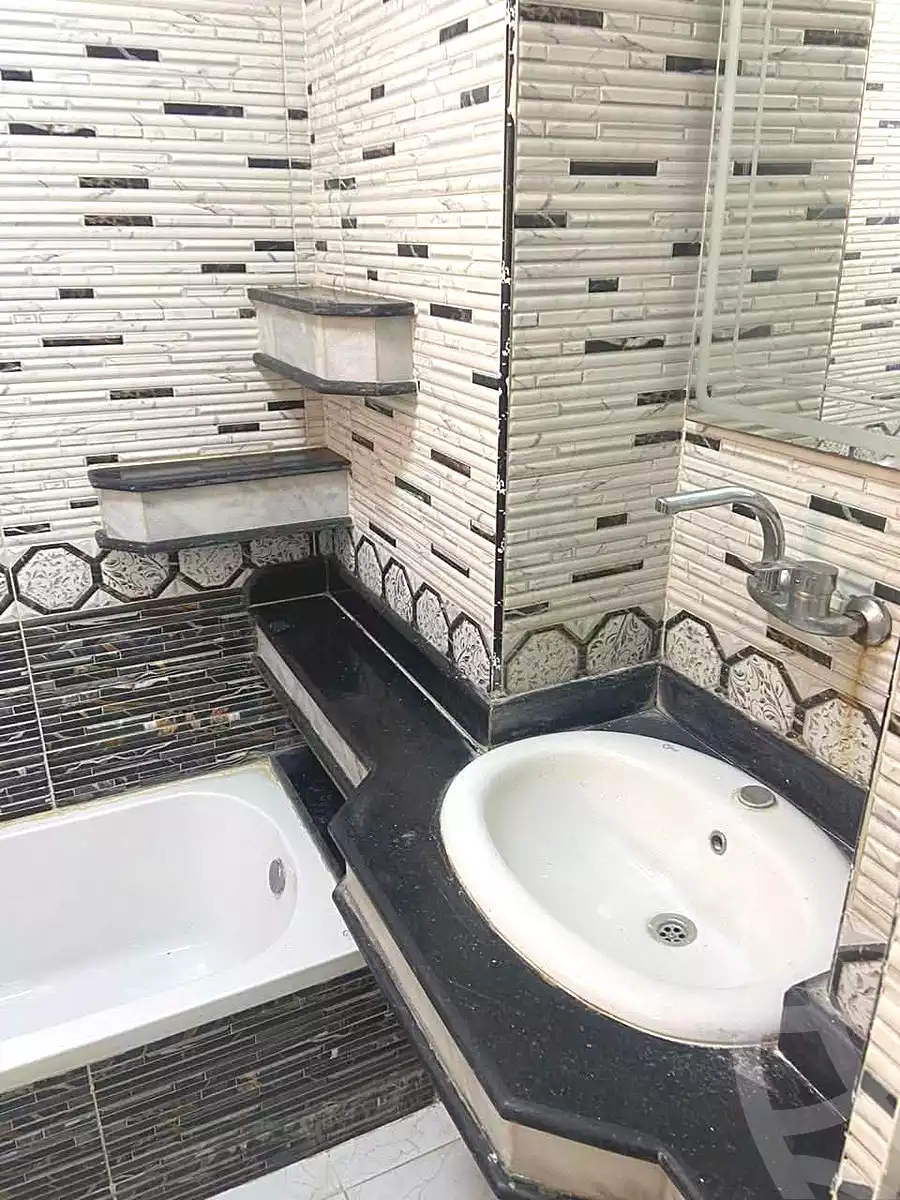 https://aqarmap.com.eg/ar/listing/7040067-for-sale-alexandria-sydy-bshr-tryq-ljysh