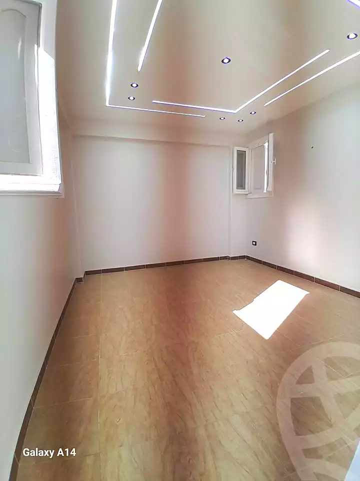 https://aqarmap.com.eg/ar/listing/7040101-for-sale-alexandria-el-asafra-l-sfr-bhry