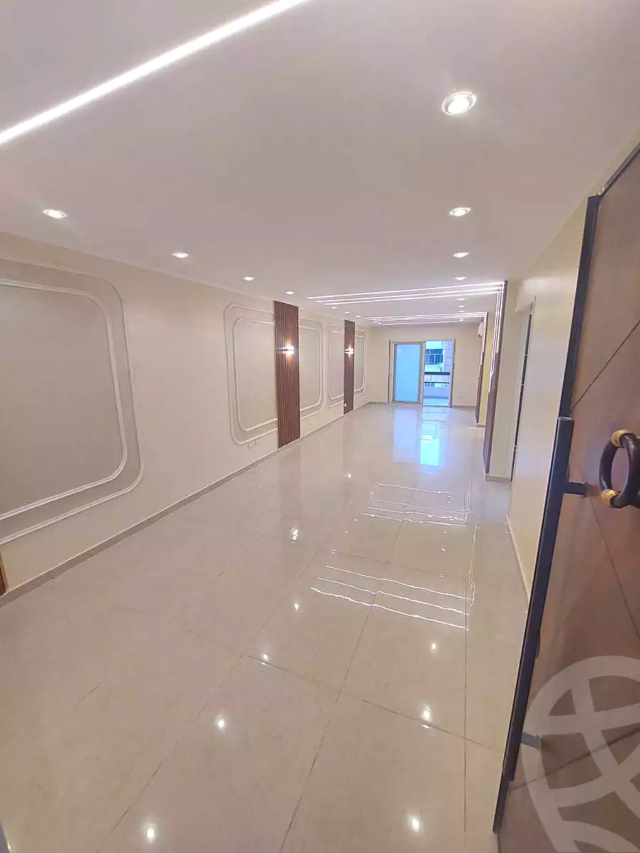 https://aqarmap.com.eg/ar/listing/7040458-for-sale-alexandria-el-asafra-shr-45