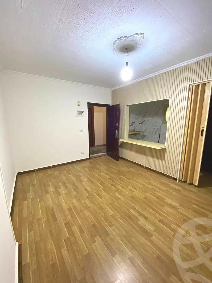 https://aqarmap.com.eg/ar/listing/7041204-for-sale-alexandria-moharram-bey-saleh-al-hedini-st