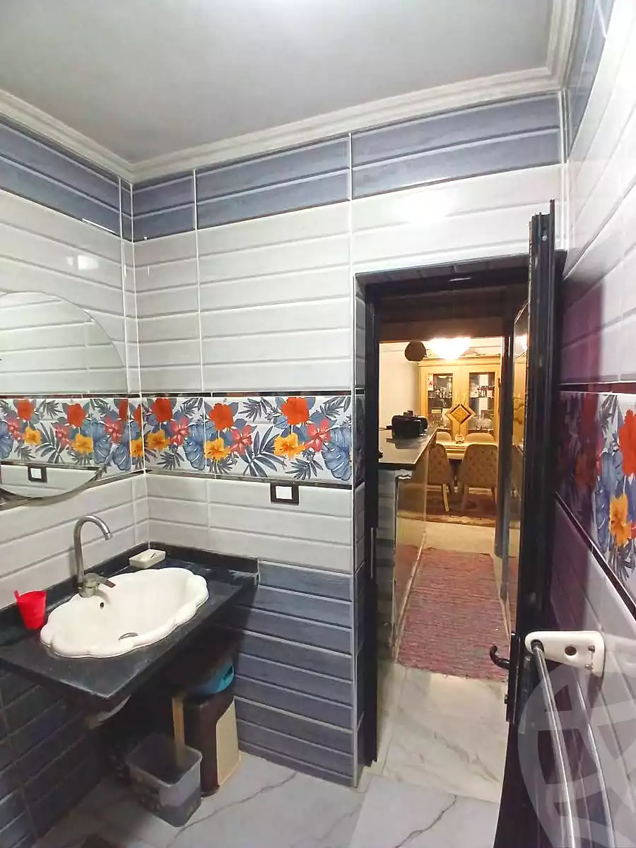 https://aqarmap.com.eg/ar/listing/7041619-for-sale-alexandria-moharram-bey-kanal-al-mahmoudeya-al-bahri-st