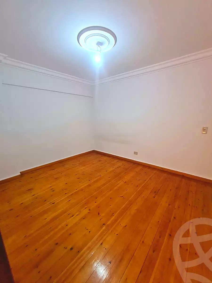 https://aqarmap.com.eg/ar/listing/7035425-for-sale-alexandria-smouha-compounds-in-smouha-fayrouzit-smouha