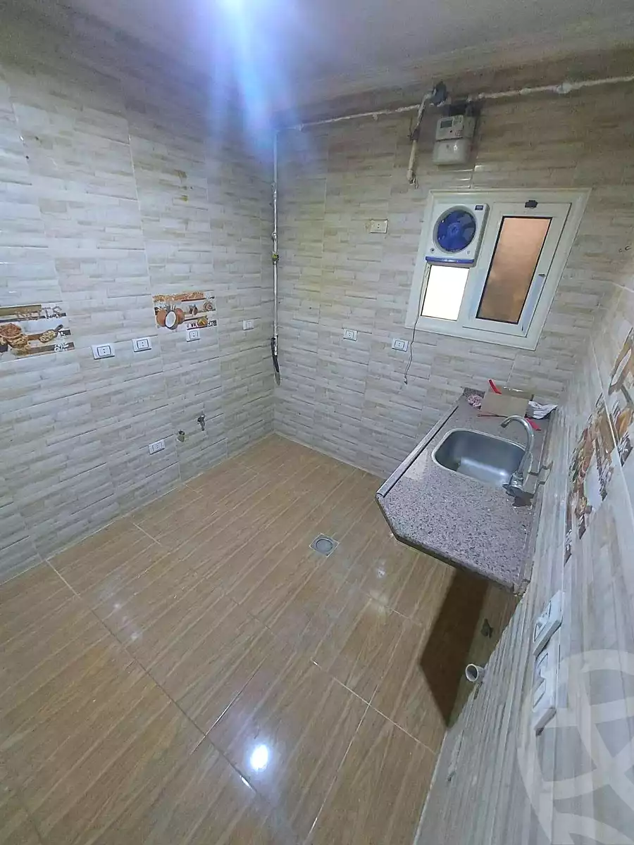 https://aqarmap.com.eg/ar/listing/7042225-for-sale-cairo-helwan-ahmed-enci-st