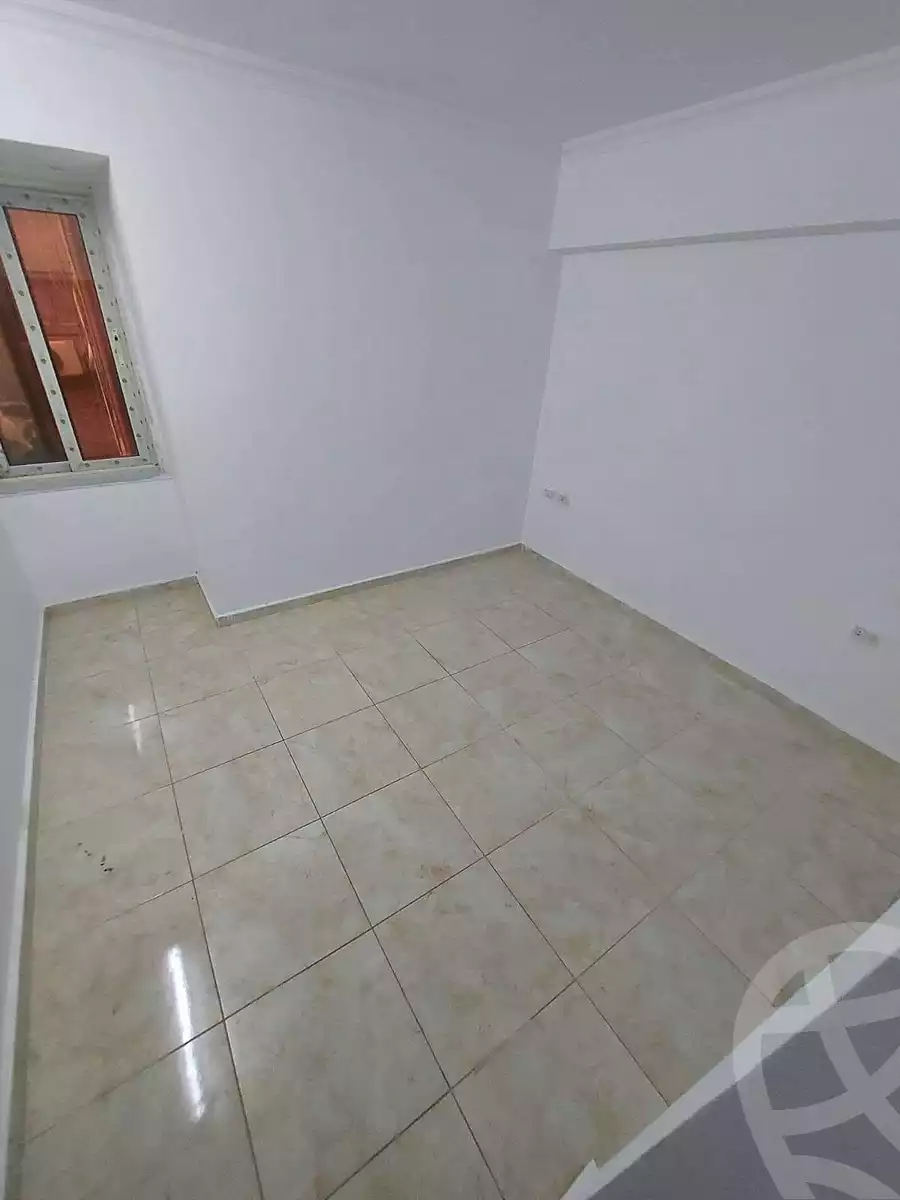 https://aqarmap.com.eg/ar/listing/7042225-for-sale-cairo-helwan-ahmed-enci-st