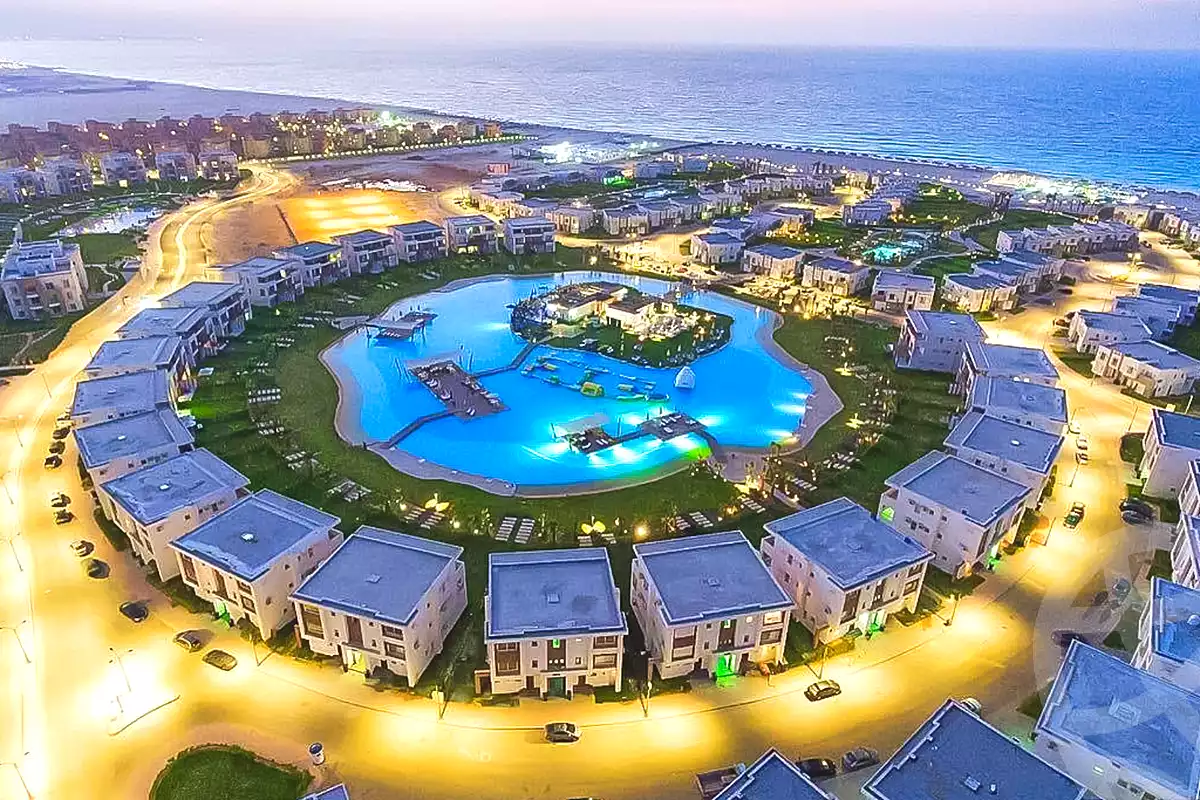 فيلا بـ٥ غرف نوم في أمواج، صورة ٢ من ١١