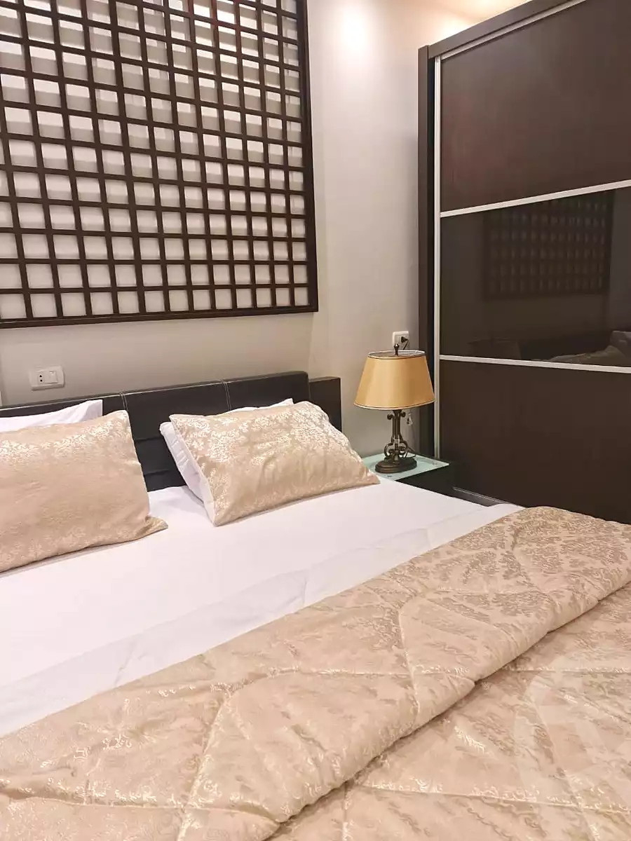 https://aqarmap.com.eg/en/listing/7043729-for-sale-cairo-new-cairo-compounds-lakeview-residence