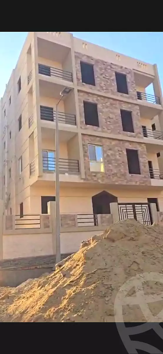 https://aqarmap.com.eg/en/listing/7045101-for-sale-cairo-badr-city-hai-el-ashgar-featured-neighborhood-el-imam-el-bokhary-st
