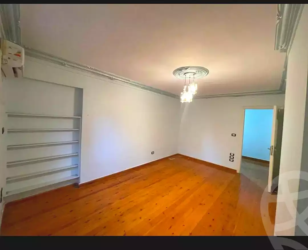 https://aqarmap.com.eg/en/listing/7046480-for-sale-alexandria-sydy-bshr-sydy-bshr-bhry-shr-khld-bn-lwlyd