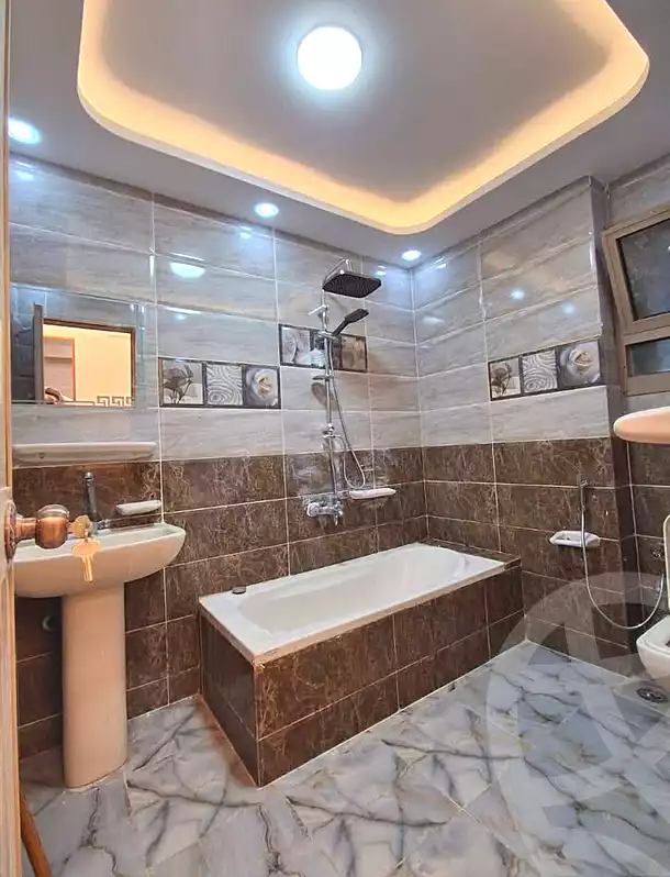 https://aqarmap.com.eg/ar/listing/7046975-for-sale-alexandria-al-agamy-el-hanouvel-kasr-al-quiri-st-1