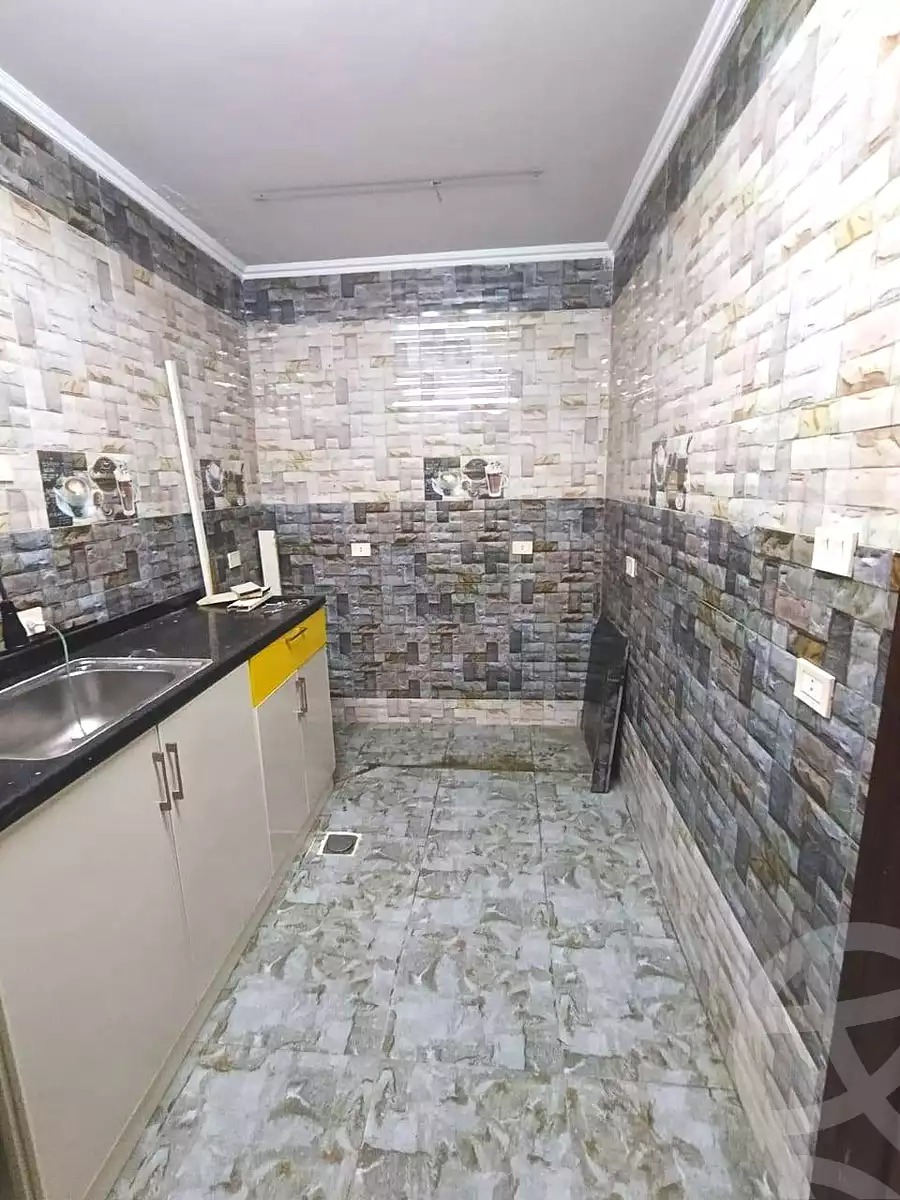 https://aqarmap.com.eg/ar/listing/7042544-for-sale-cairo-helwan-ahmed-enci-st