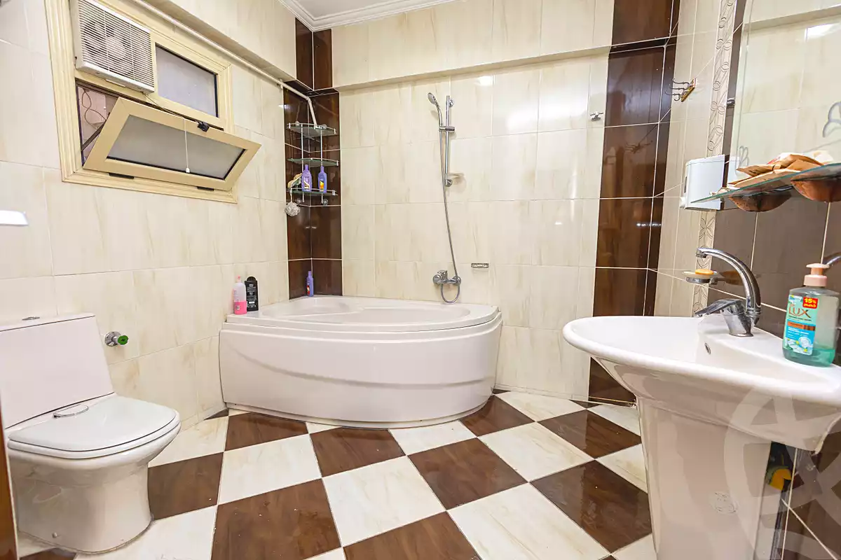 https://aqarmap.com.eg/ar/listing/7047344-for-sale-alexandria-san-stefano-abd-el-salam-aref-st