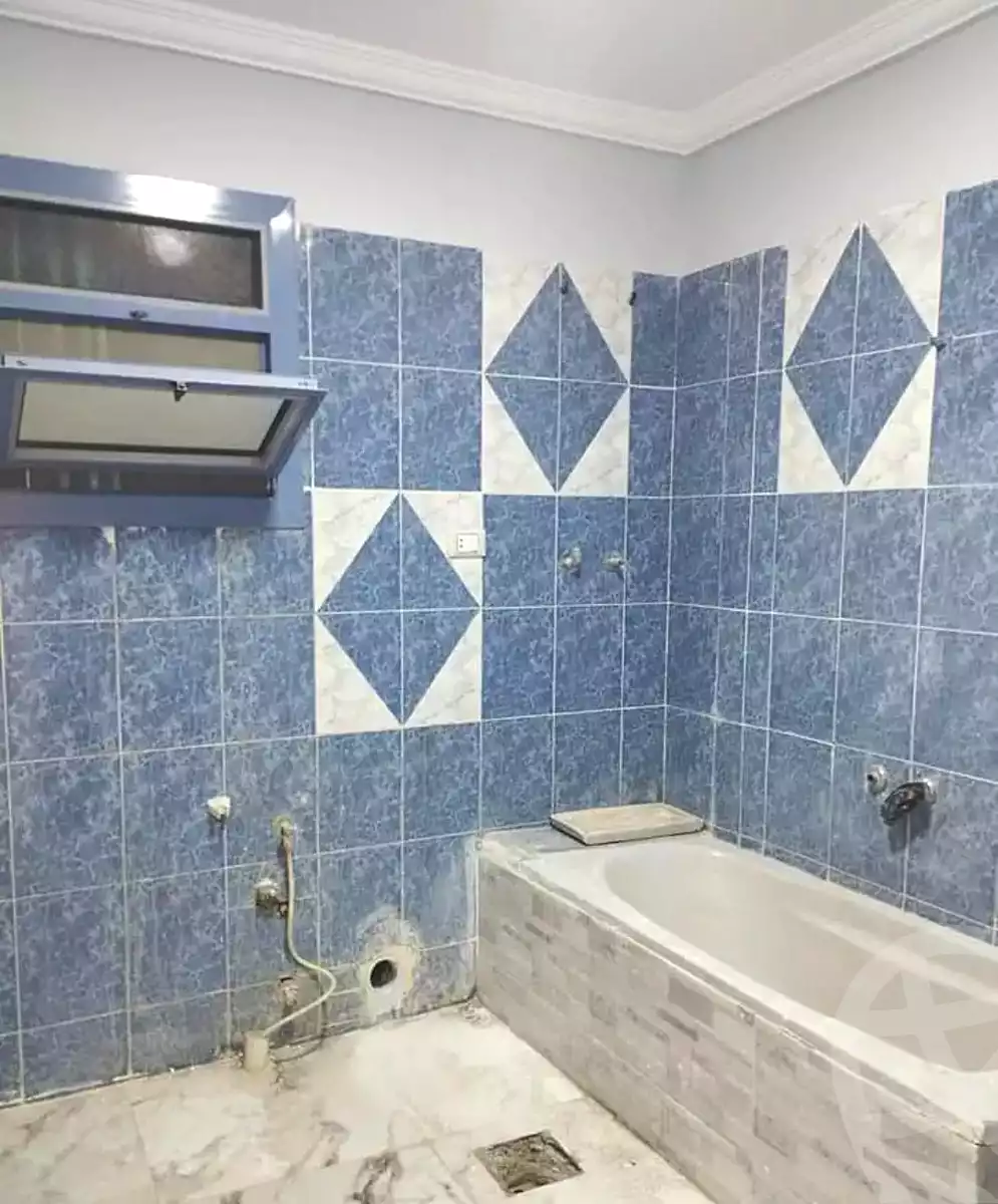 https://aqarmap.com.eg/ar/listing/7047431-for-sale-alexandria-al-agamy-el-hanouvel