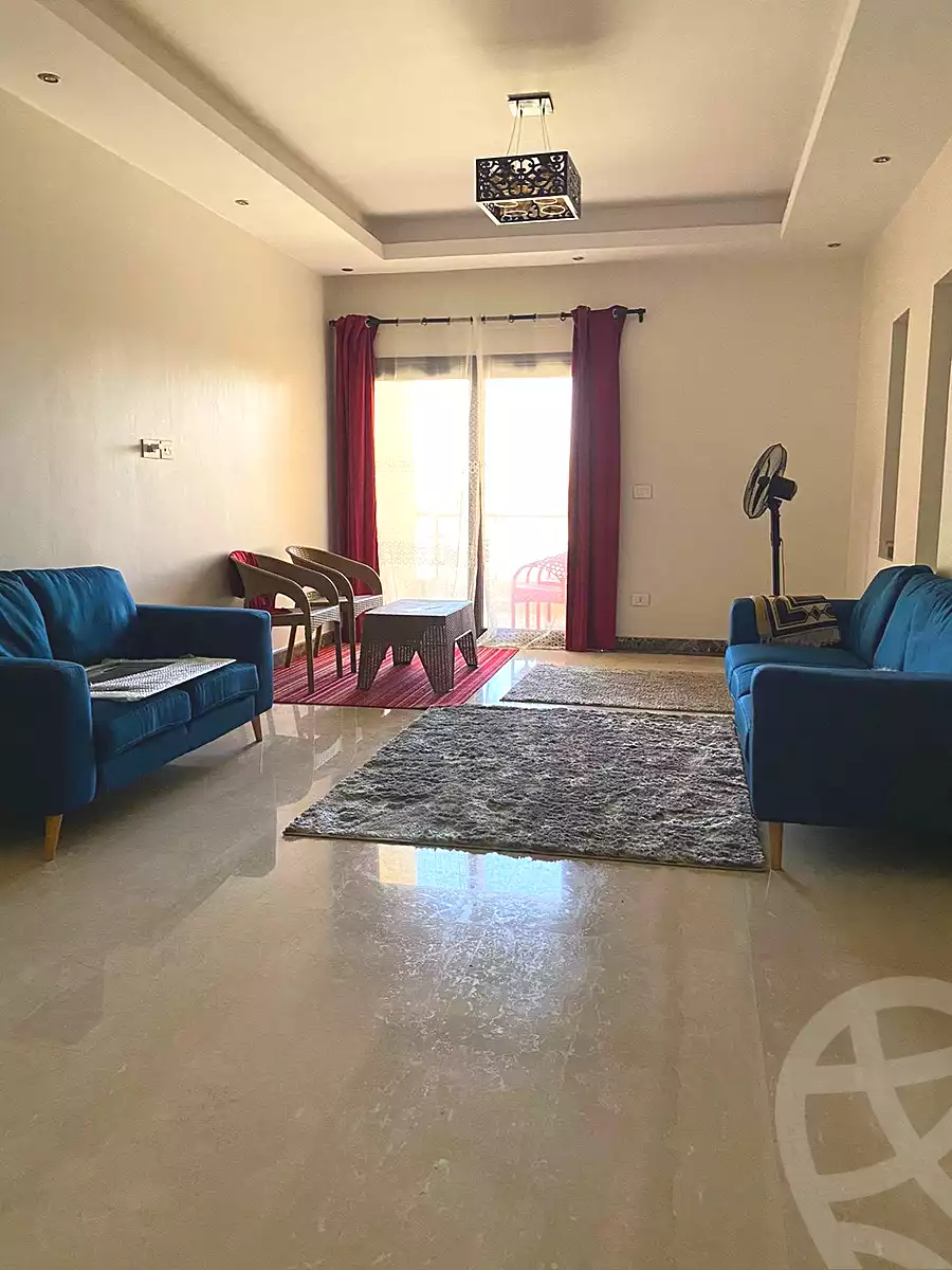 https://aqarmap.com.eg/ar/listing/7047511-for-rent-cairo-new-cairo-compounds-byrl-d-rw