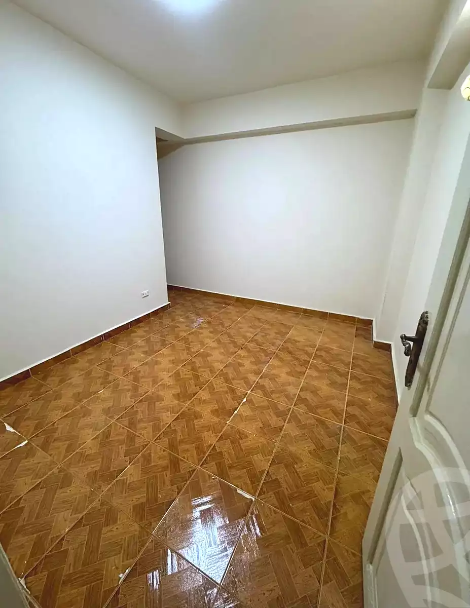 https://aqarmap.com.eg/ar/listing/7047553-for-sale-cairo-el-haram-el-lebeny-soltan-khattab-st