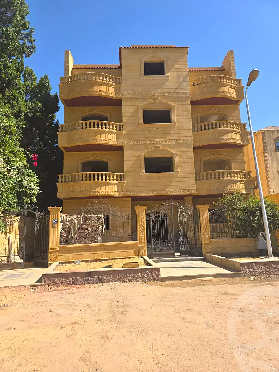 https://aqarmap.com.eg/en/listing/7047876-for-sale-cairo-new-cairo-ganob-el-akadamiya-south-academy-h-amr-ibn-el-ass-st