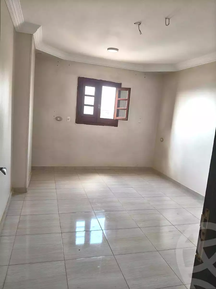 https://aqarmap.com.eg/ar/listing/7048316-for-sale-cairo-helwan-el-shareaa-el-sharby-st