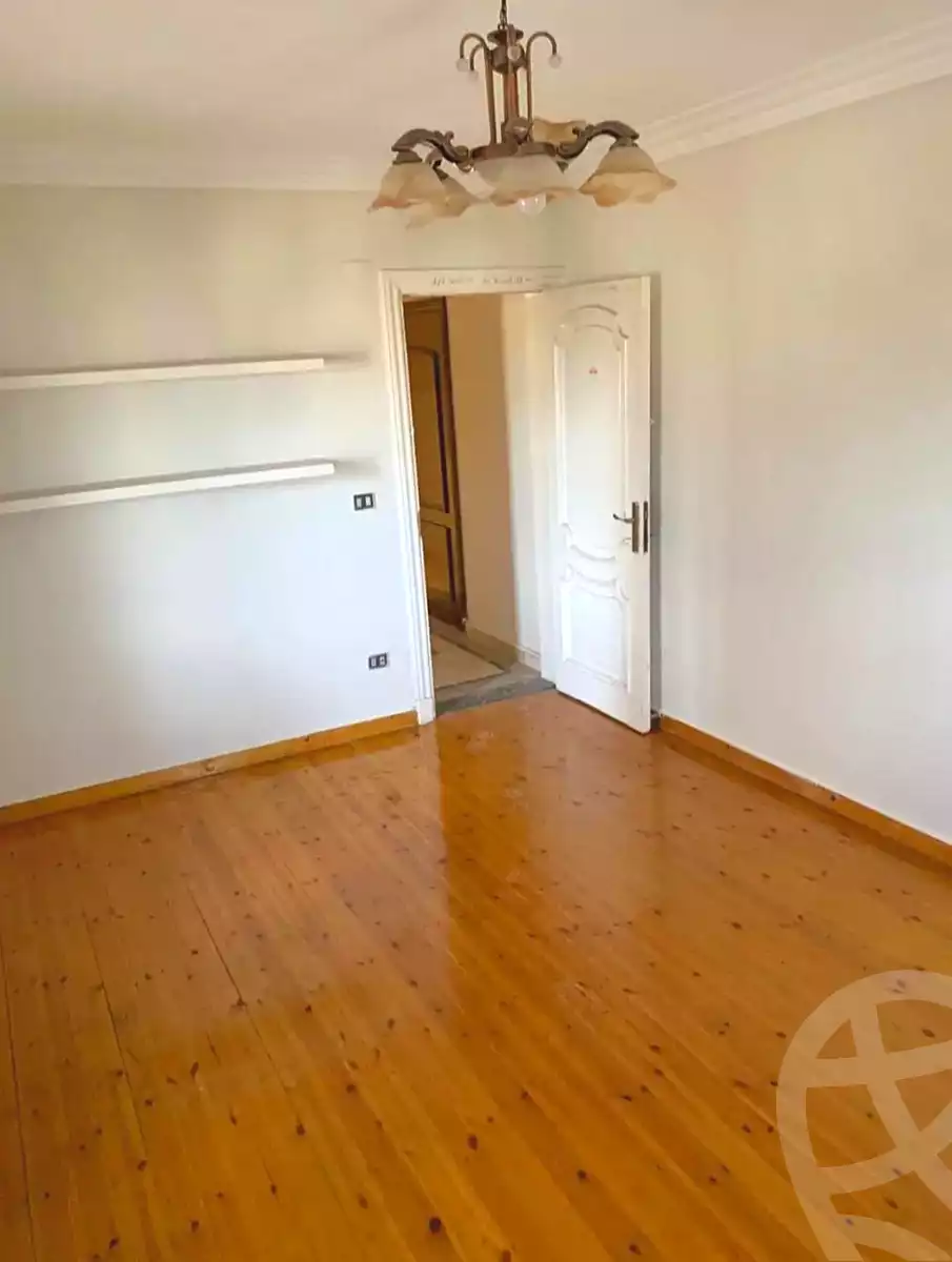 https://aqarmap.com.eg/en/listing/7048586-for-sale-alexandria-al-agamy-el-hanouvel
