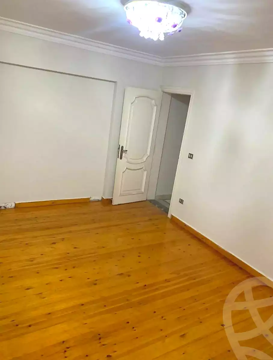 https://aqarmap.com.eg/en/listing/7048586-for-sale-alexandria-al-agamy-el-hanouvel