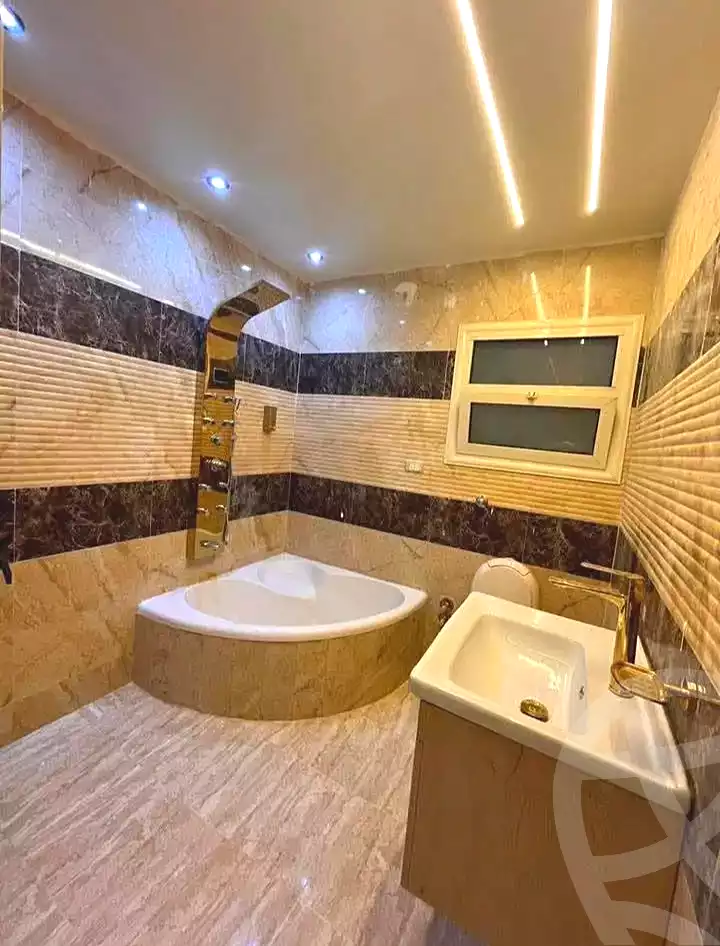 https://aqarmap.com.eg/ar/listing/7048715-for-sale-alexandria-al-agamy-lbytsh-bianchiii