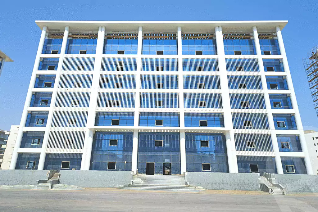 https://aqarmap.com.eg/ar/listing/7050035-for-sale-north-coast-new-alamein-mntj-t-l-lmyn-ljdyd-kmbwnd-mzryn