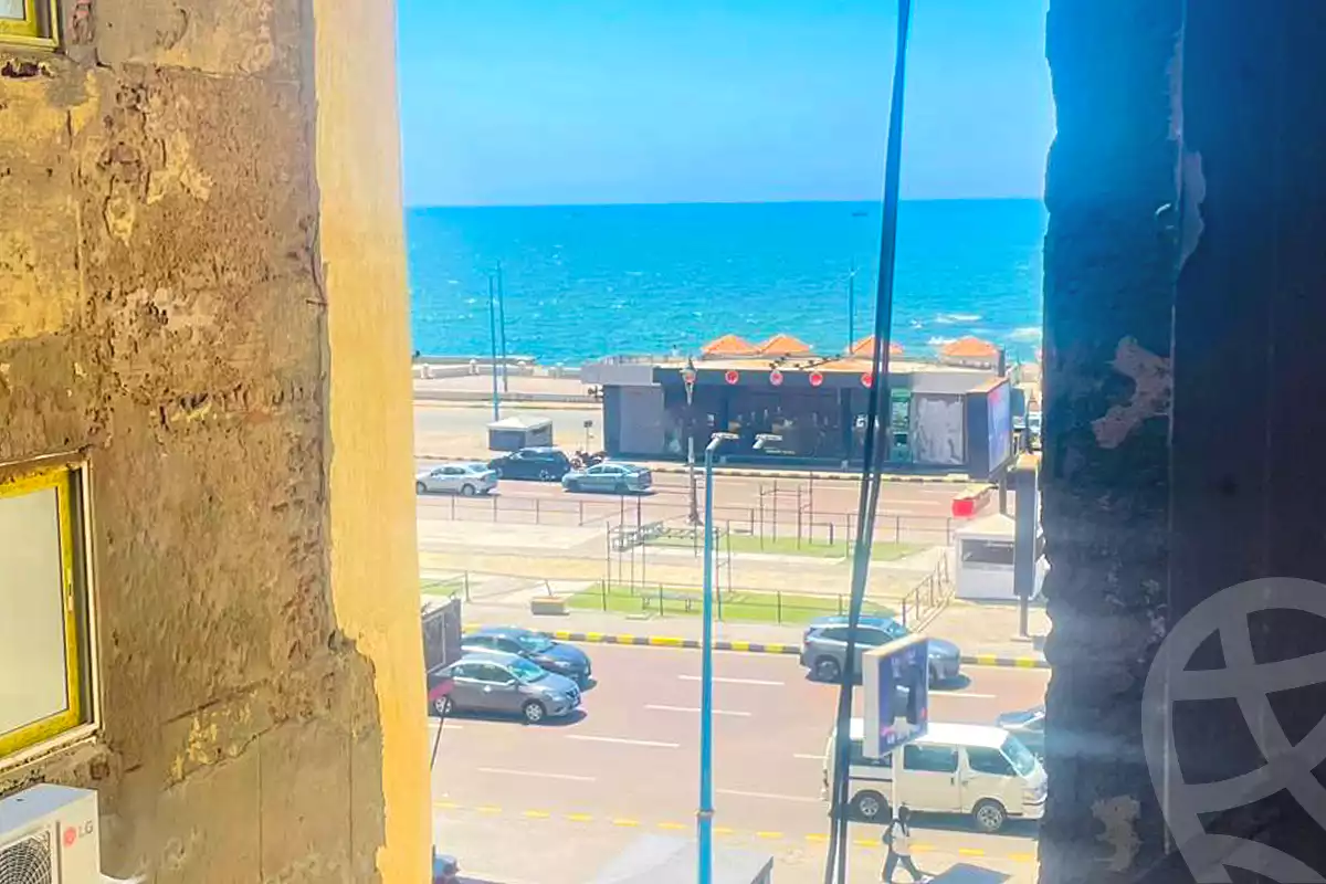 https://aqarmap.com.eg/en/listing/7051884-for-sale-alexandria-sporting-el-geish-road
